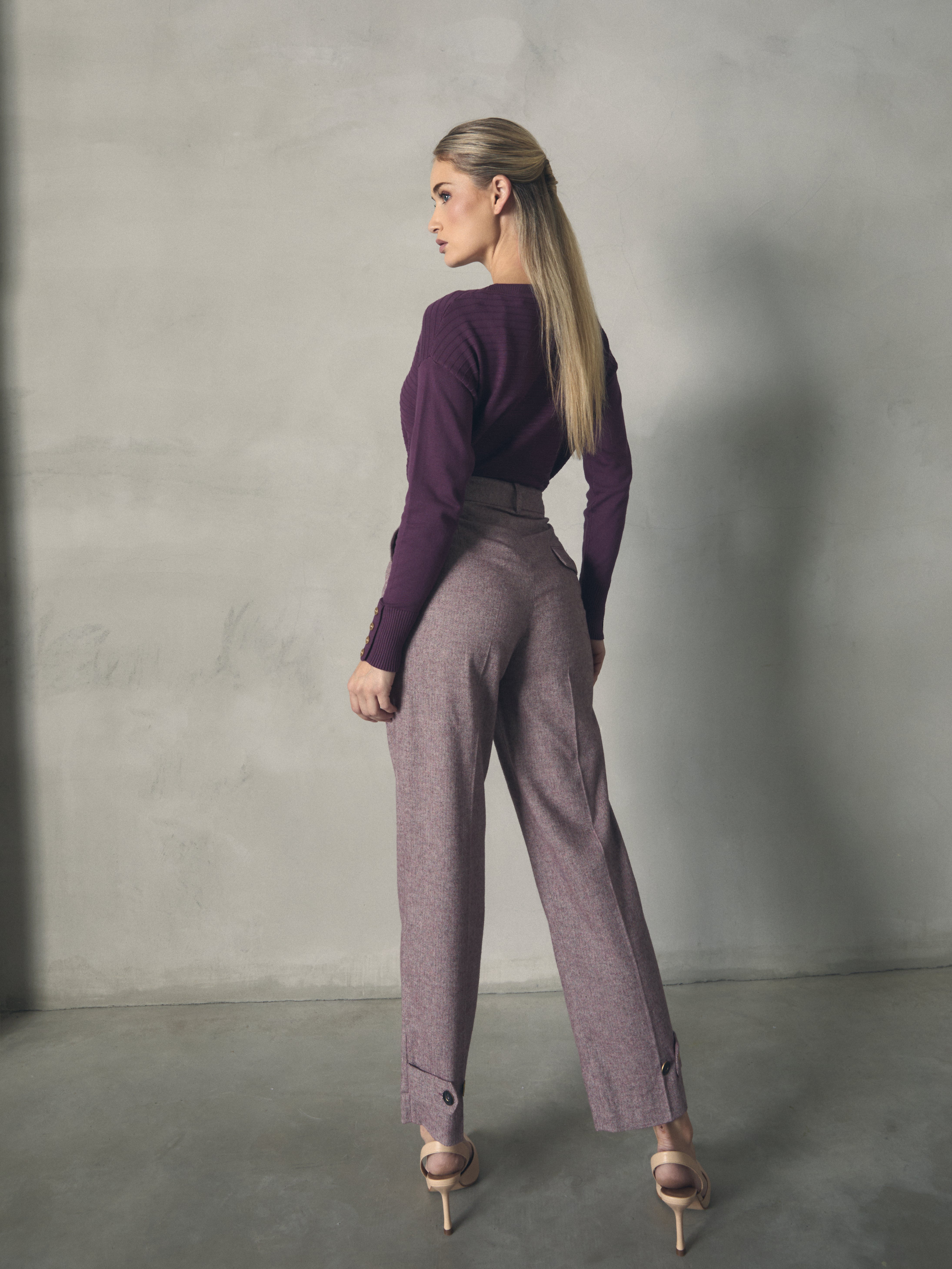 PANTALON RECTO CON BOTONES EN EL BAJO