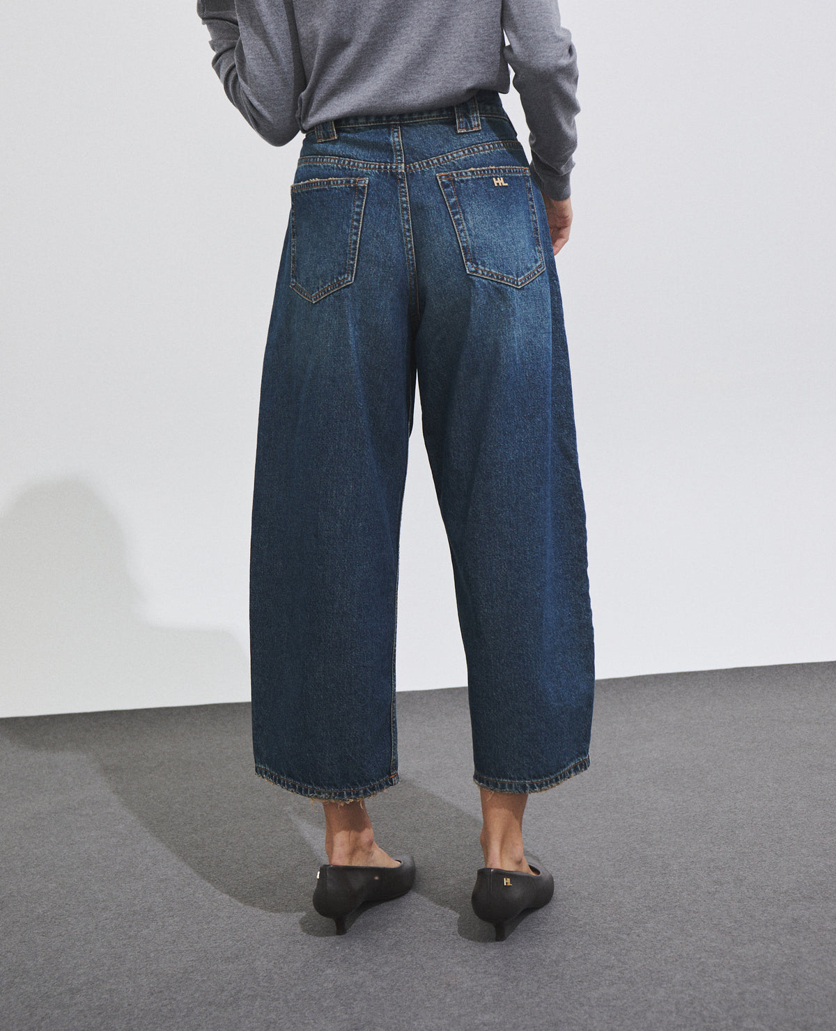 Pantalón vaquero de mujer con trabillas