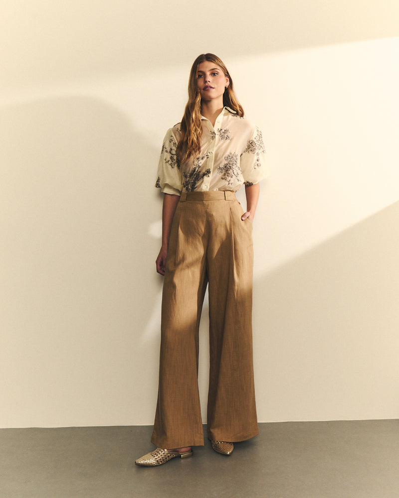 Pantalón Beige Ancho de Lino con Pliegues y Cinturilla con Hebilla