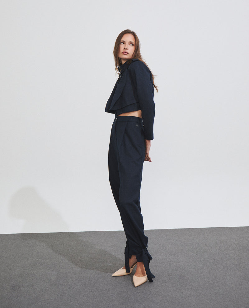 Pantalón de mujer con lazos ajustables