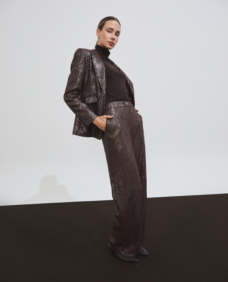 Pantalón de mujer con encaje y corte ancho