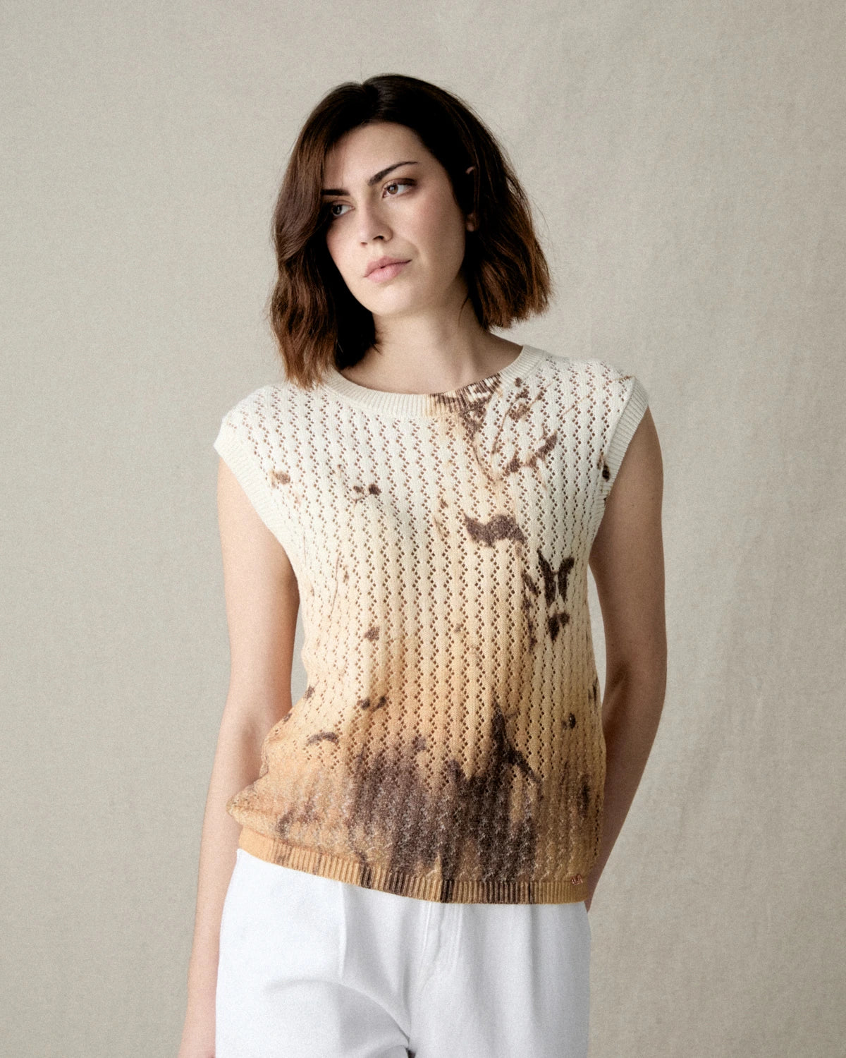 TOP PUNTO CALADO ESTAMPADO
