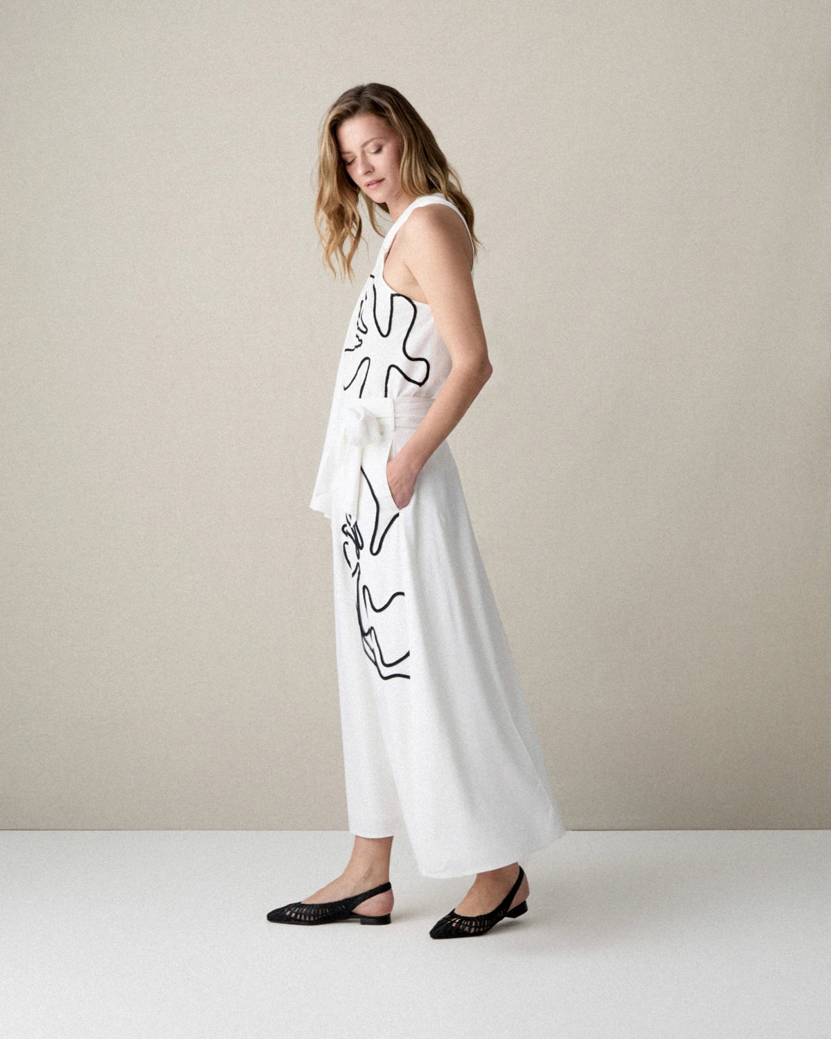 TOP HALTER BORDADO CONTRASTE