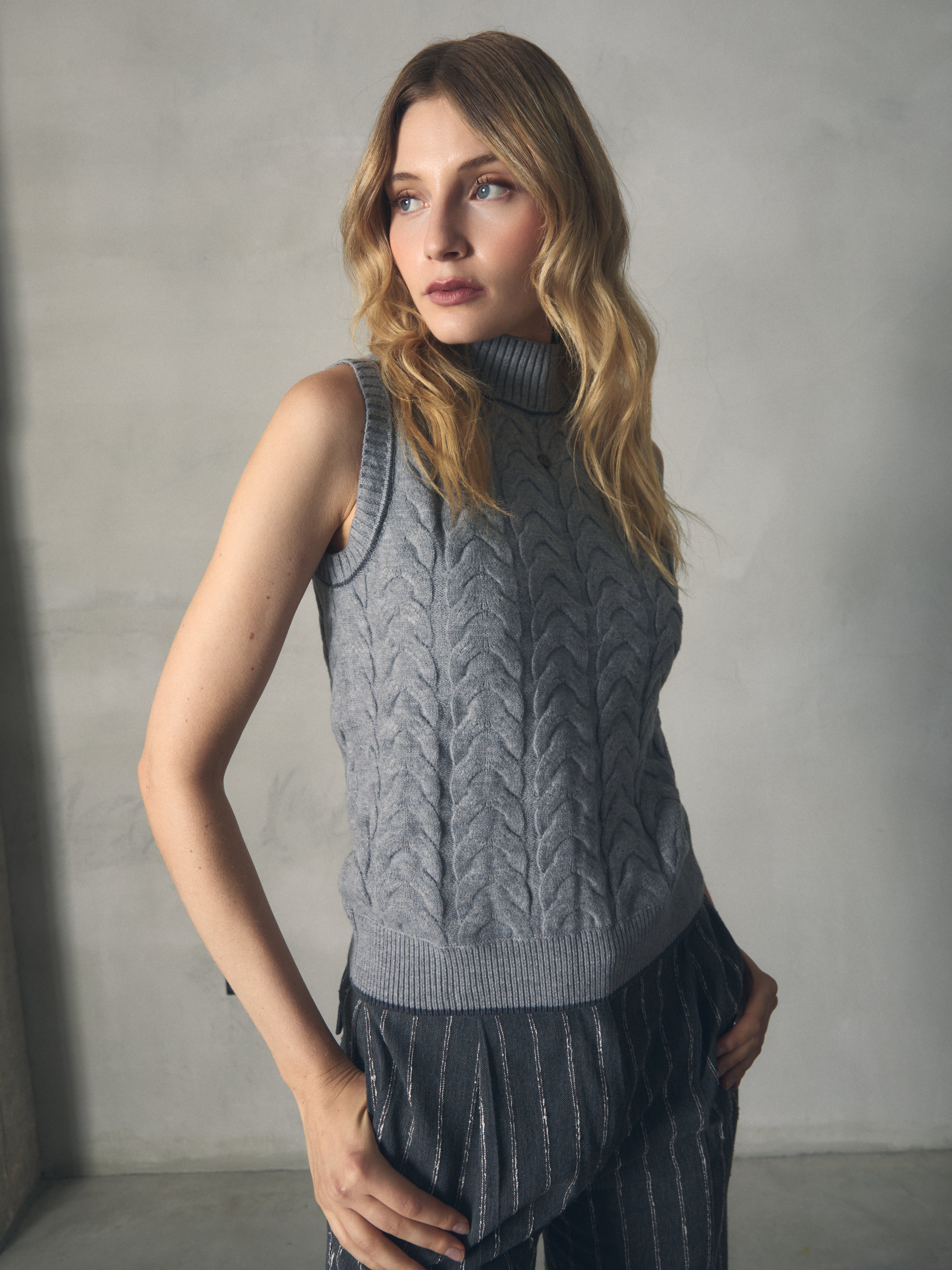 TOP DE PUNTO CUELLO CISNE DISEÑO OCHOS