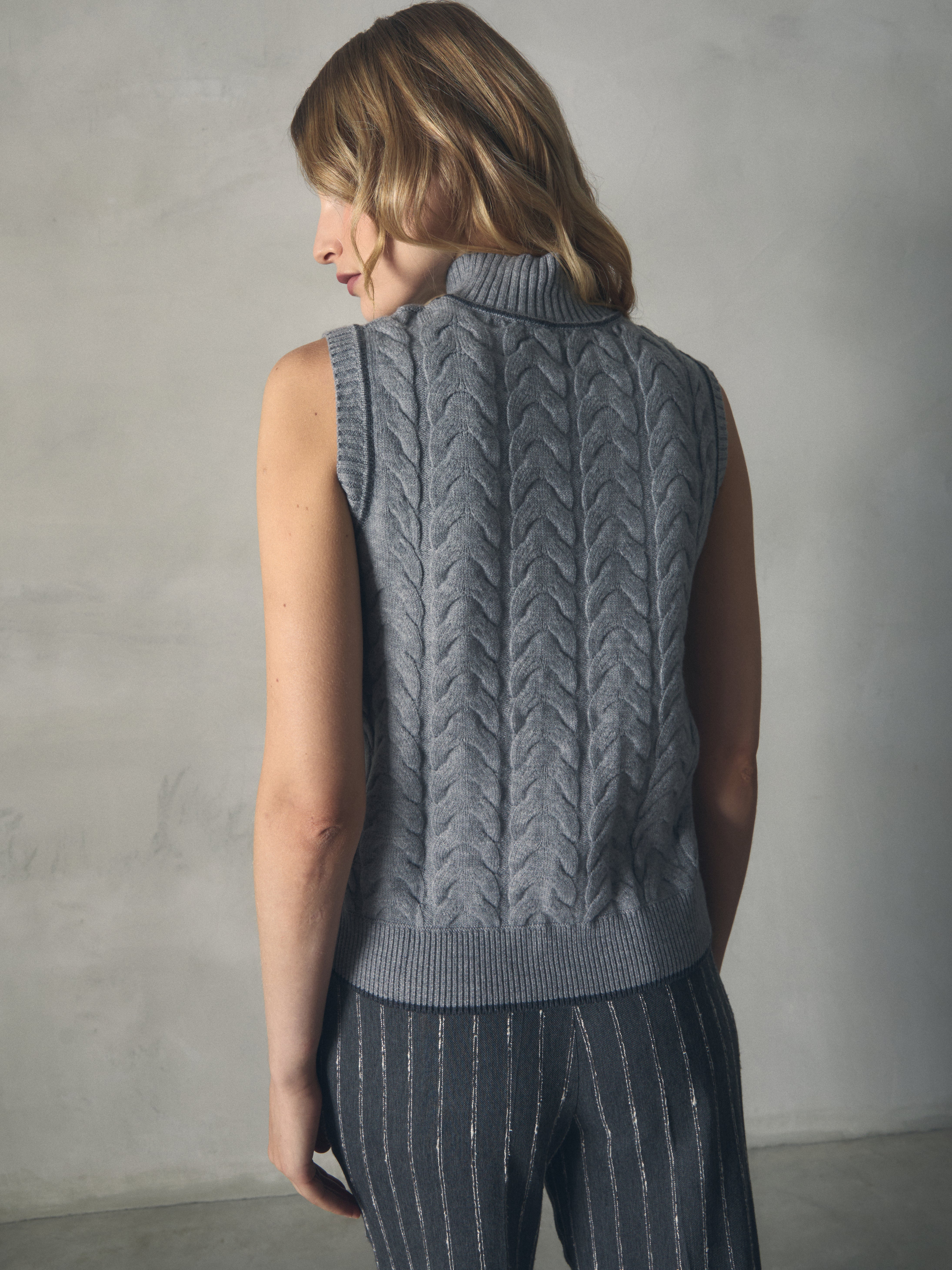 TOP DE PUNTO CUELLO CISNE DISEÑO OCHOS