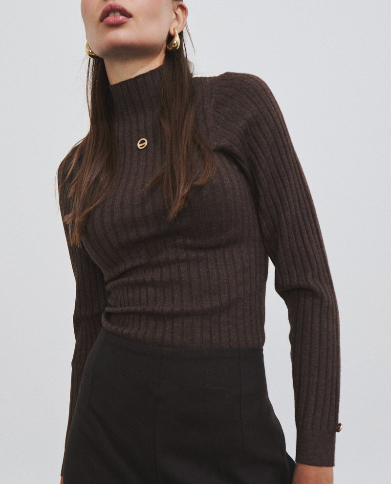 Jersey de mujer de canalé con cuello alto