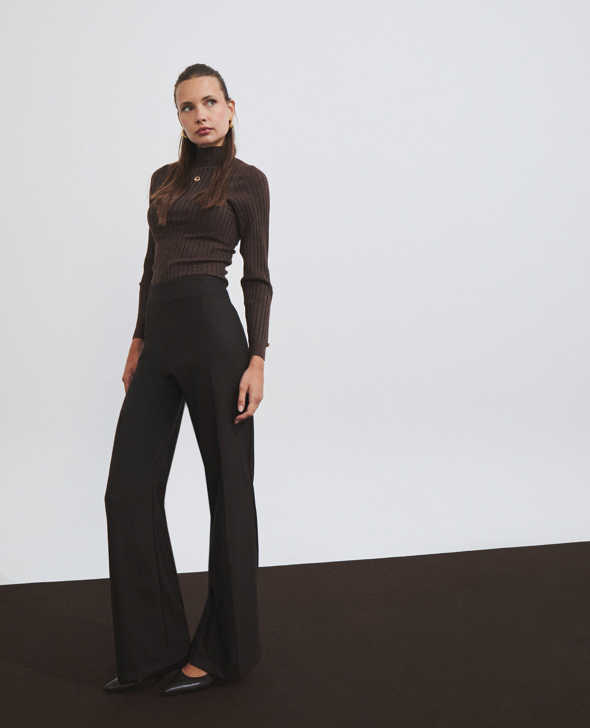 Jersey de mujer de canalé con cuello alto