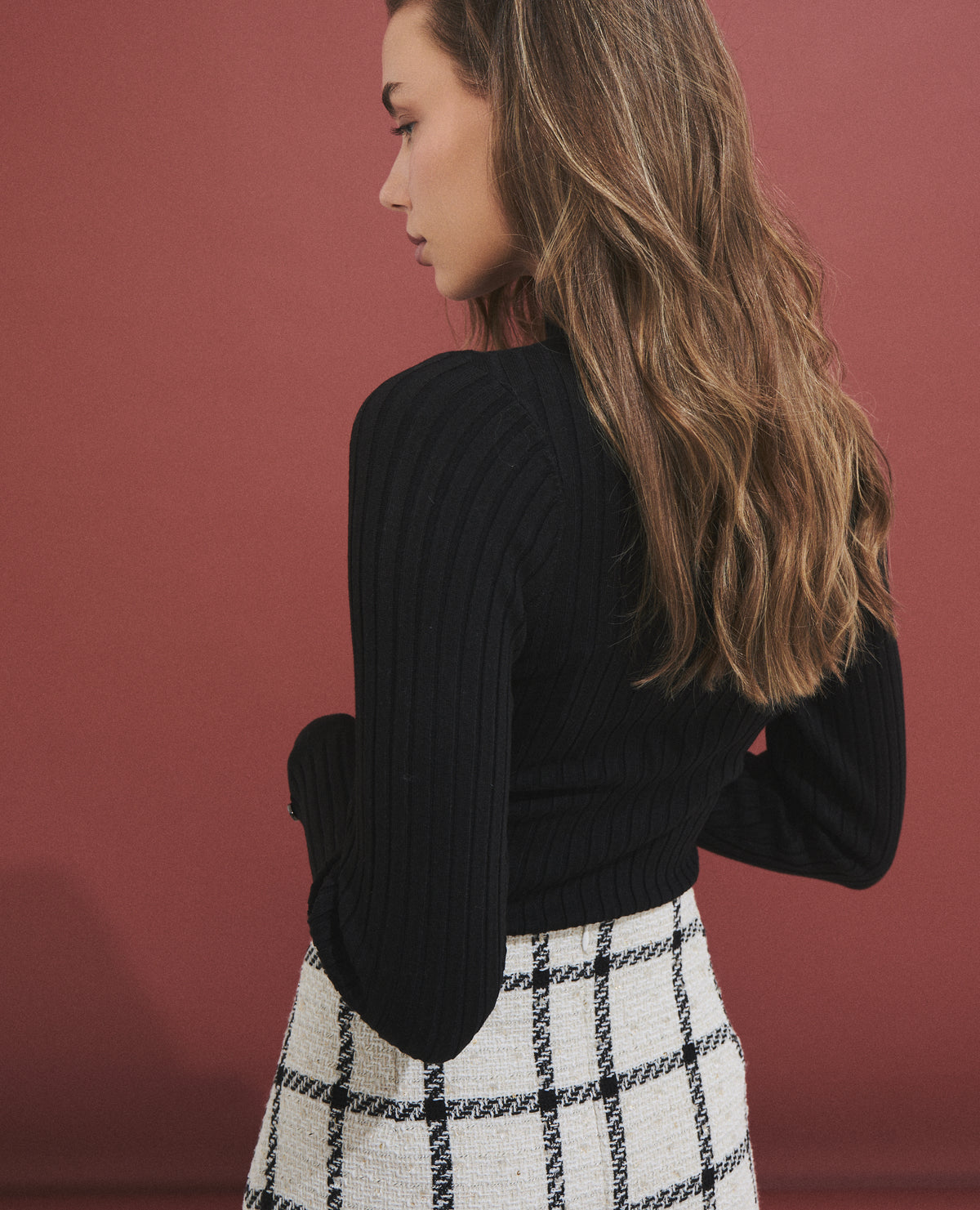 Jersey de mujer de canalé con cuello alto