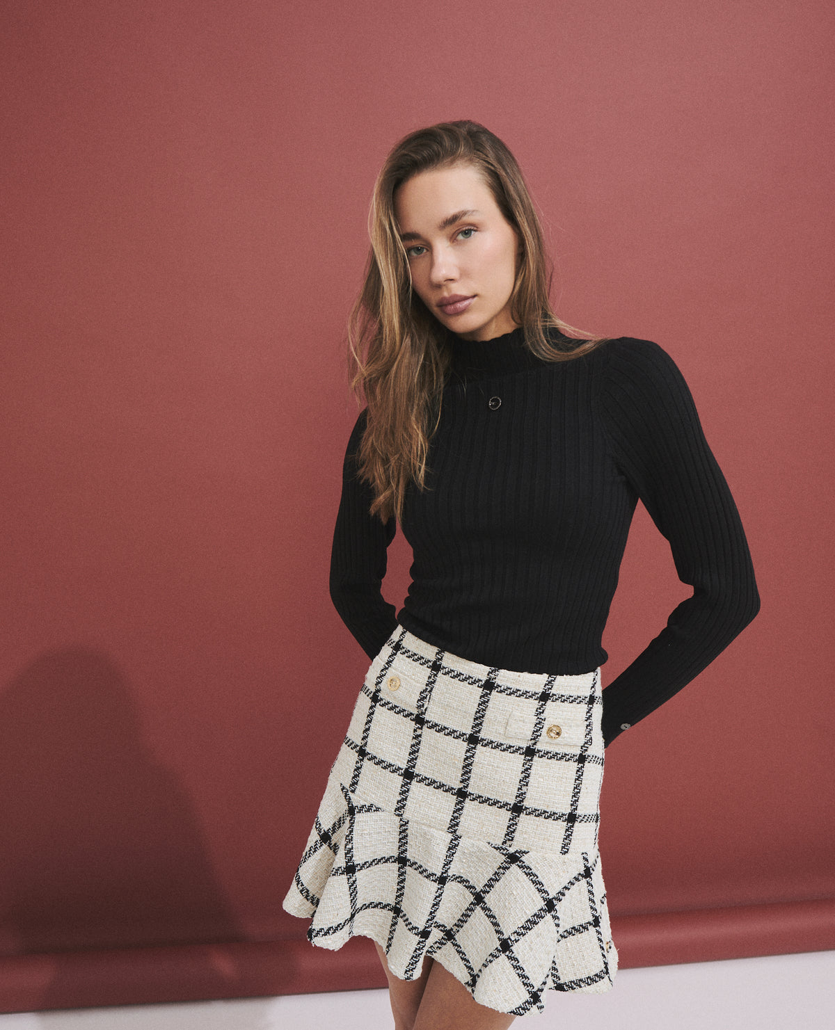 Jersey de mujer de canalé con cuello alto