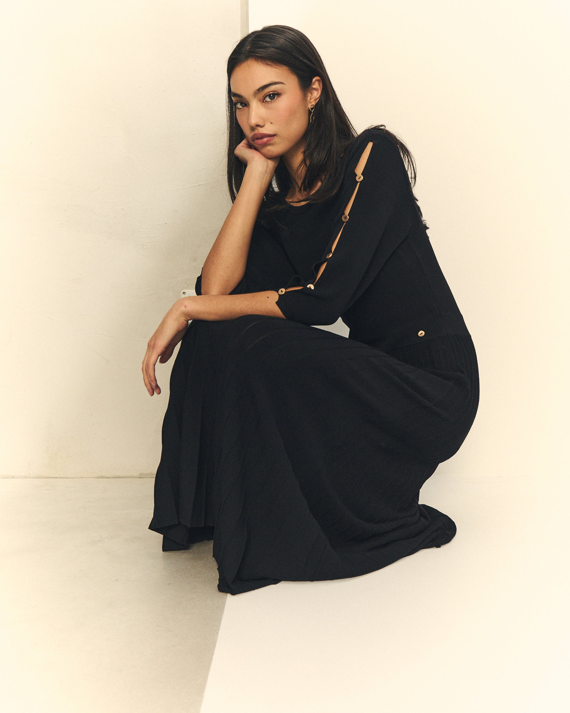 VESTIDO MIDI CON BOTONES EN MANGA