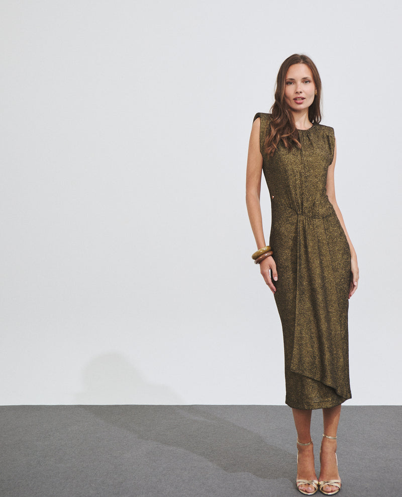 Vestido largo drapeado con cuello alto