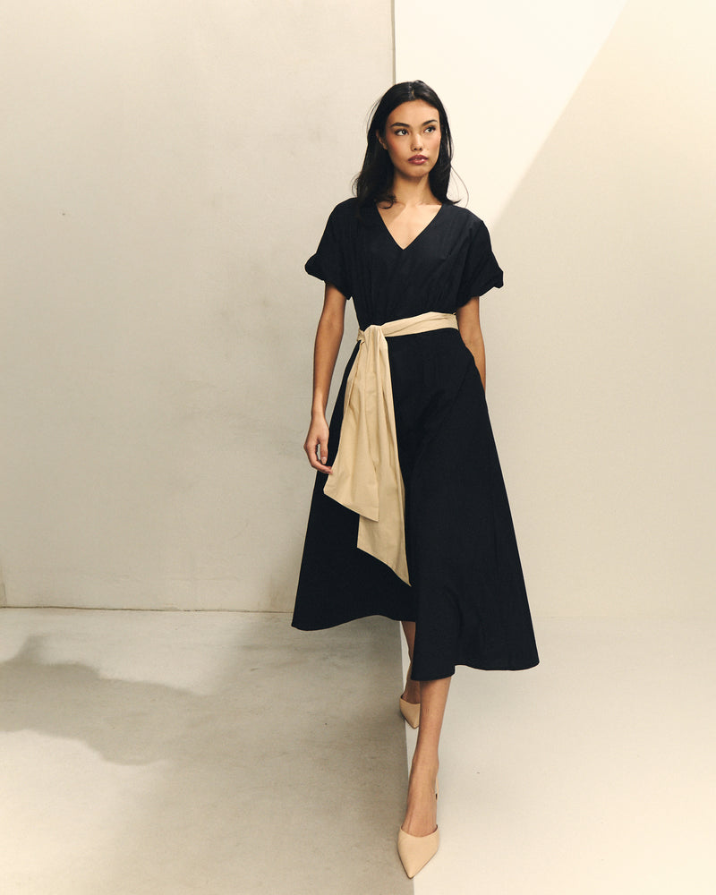 VESTIDO LISO POPELIN ESCOTE PICO