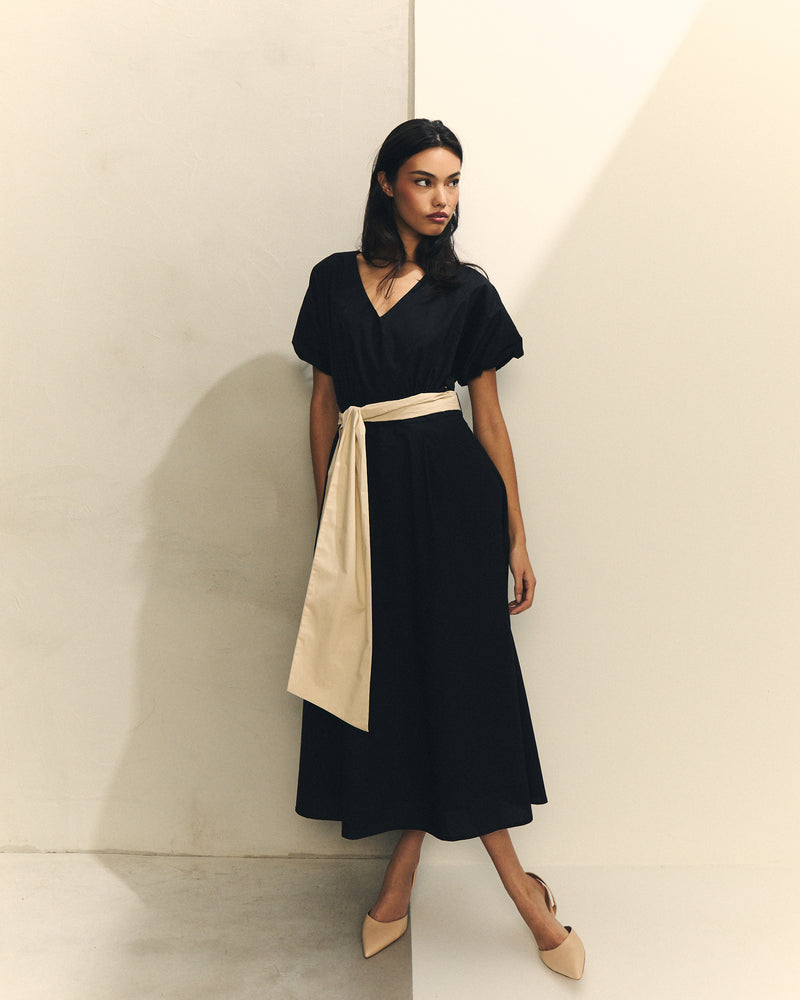 VESTIDO LISO POPELIN ESCOTE PICO