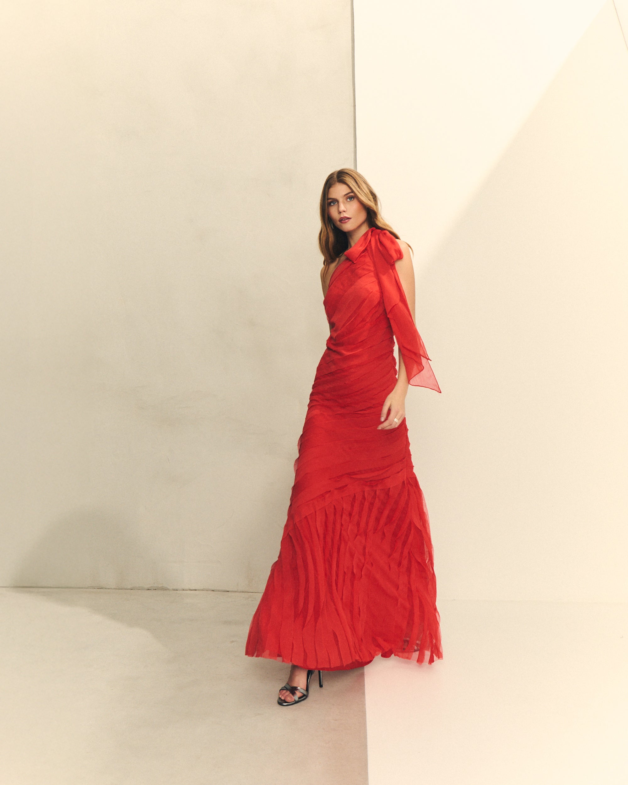 VESTIDO LAZO SIN MANGAS PLISADO