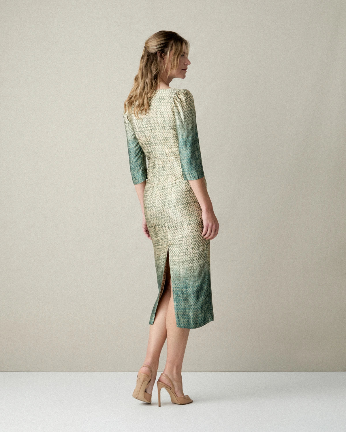 VESTIDO COCTEL ESTAMPADO DEGRADADO MANGA TRES CUARTOS
