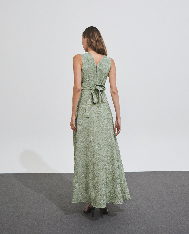 Vestido largo cruzado con cinturón lazada