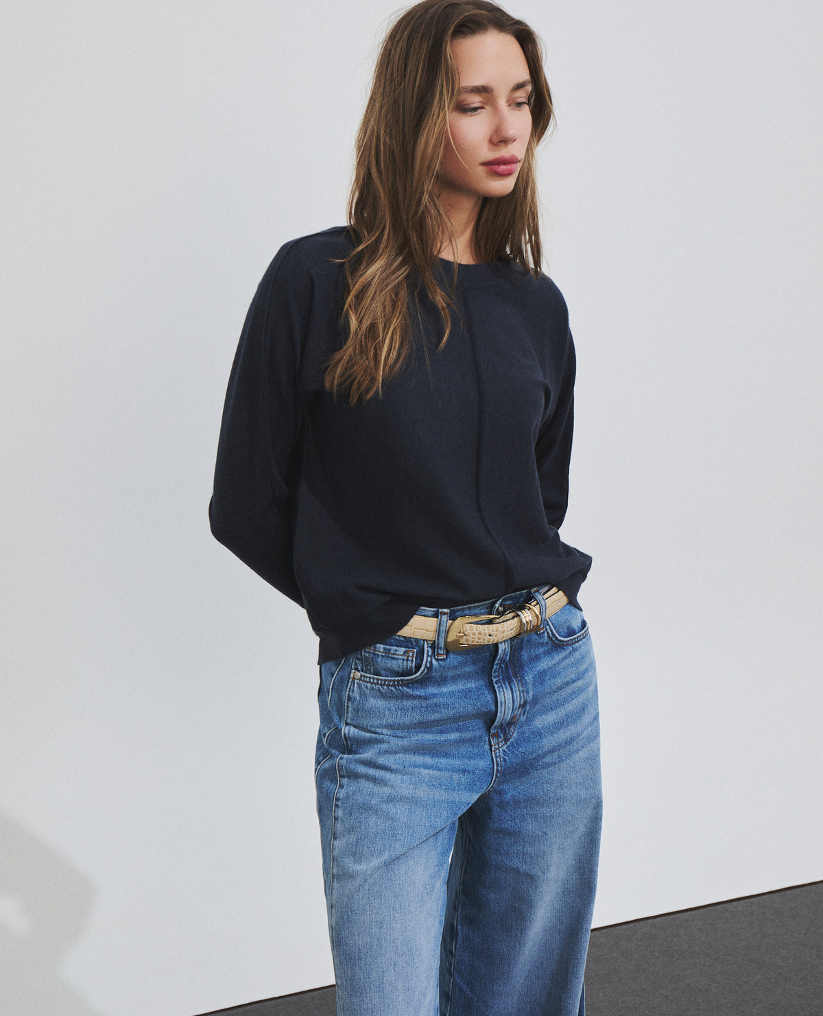 Jersey de mujer de punto fino con costuras en contraste