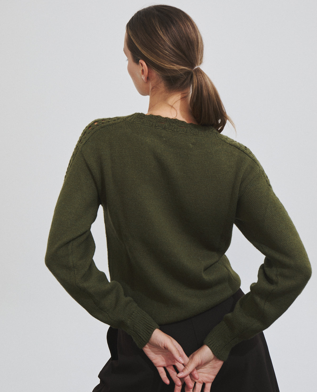 Jersey de mujer con detalles calados