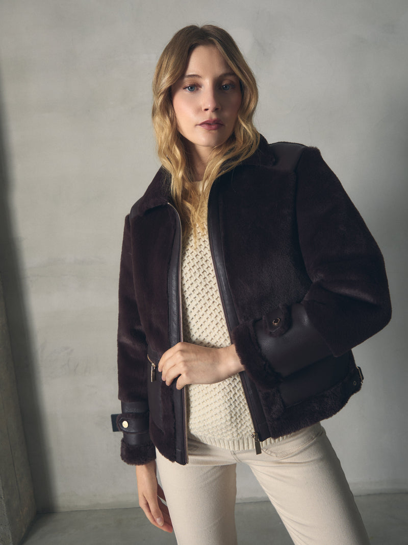 ABRIGO CORTO IMITACION PIEL