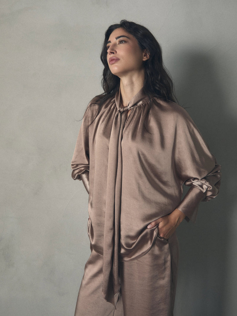 BLUSA LAZO EN CUELLO