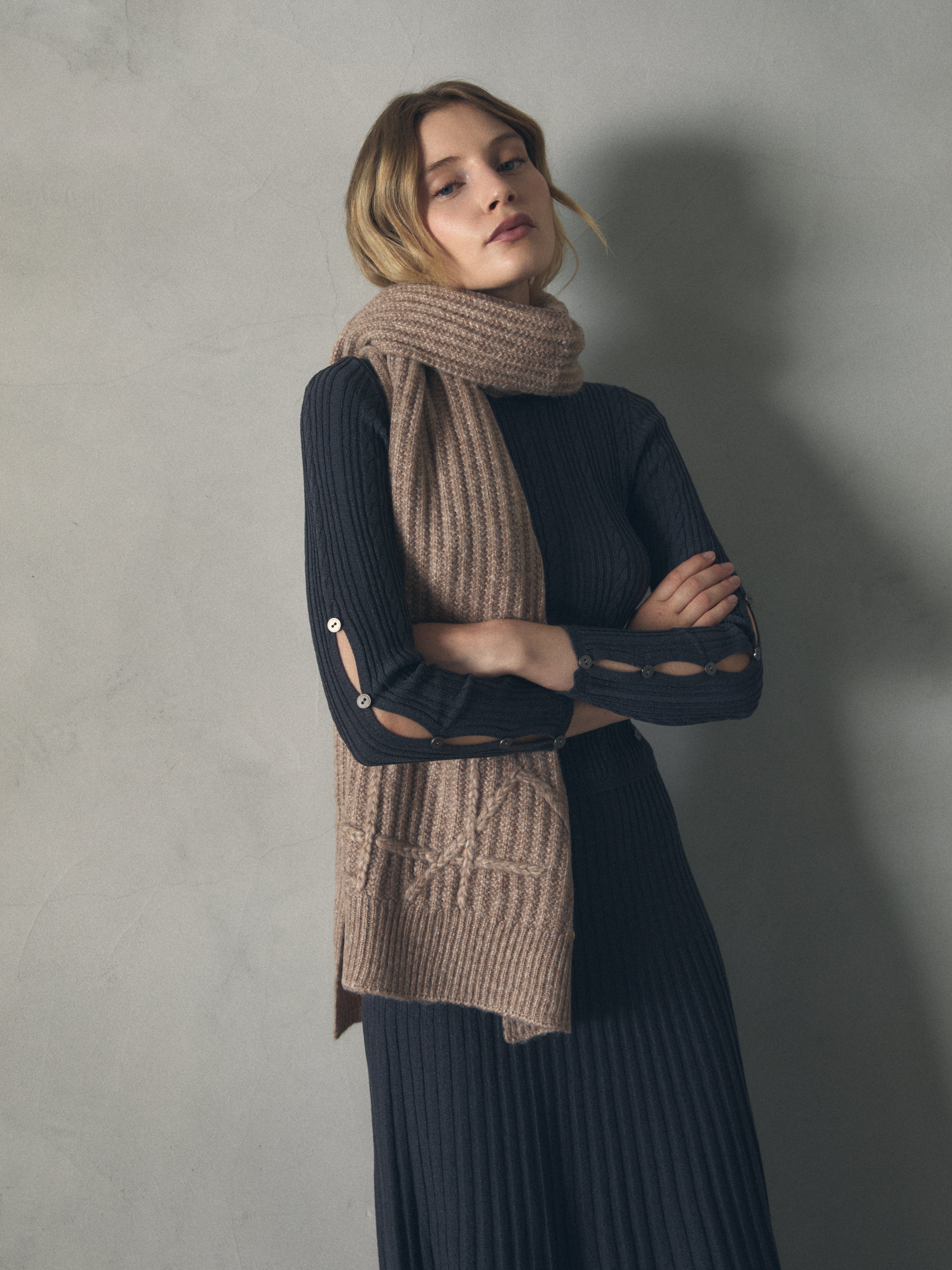 BUFANDA CON LOGO de mujer Hannibal Laguna Collection