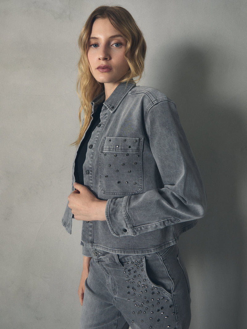 CHAQUETA CON DETALLE PEDRERIA