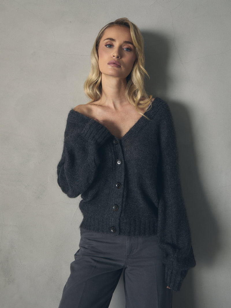 CHAQUETA MOHAIR MANGAS ABULLONADAS