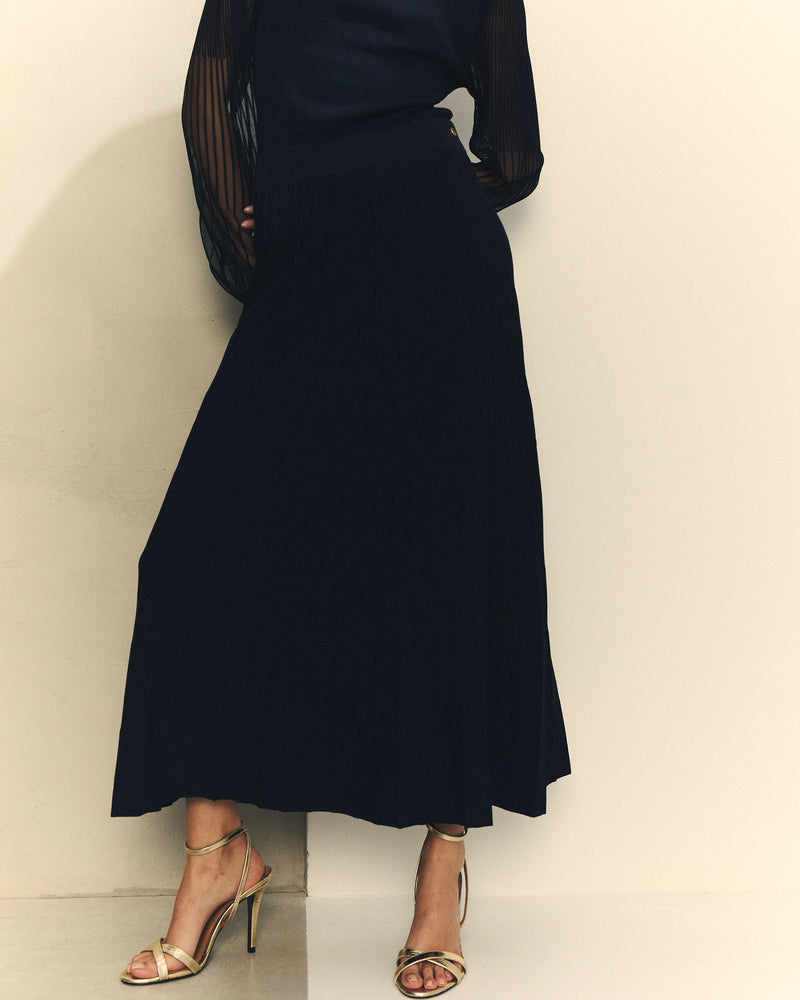 FALDA MIDI CON TABLAS