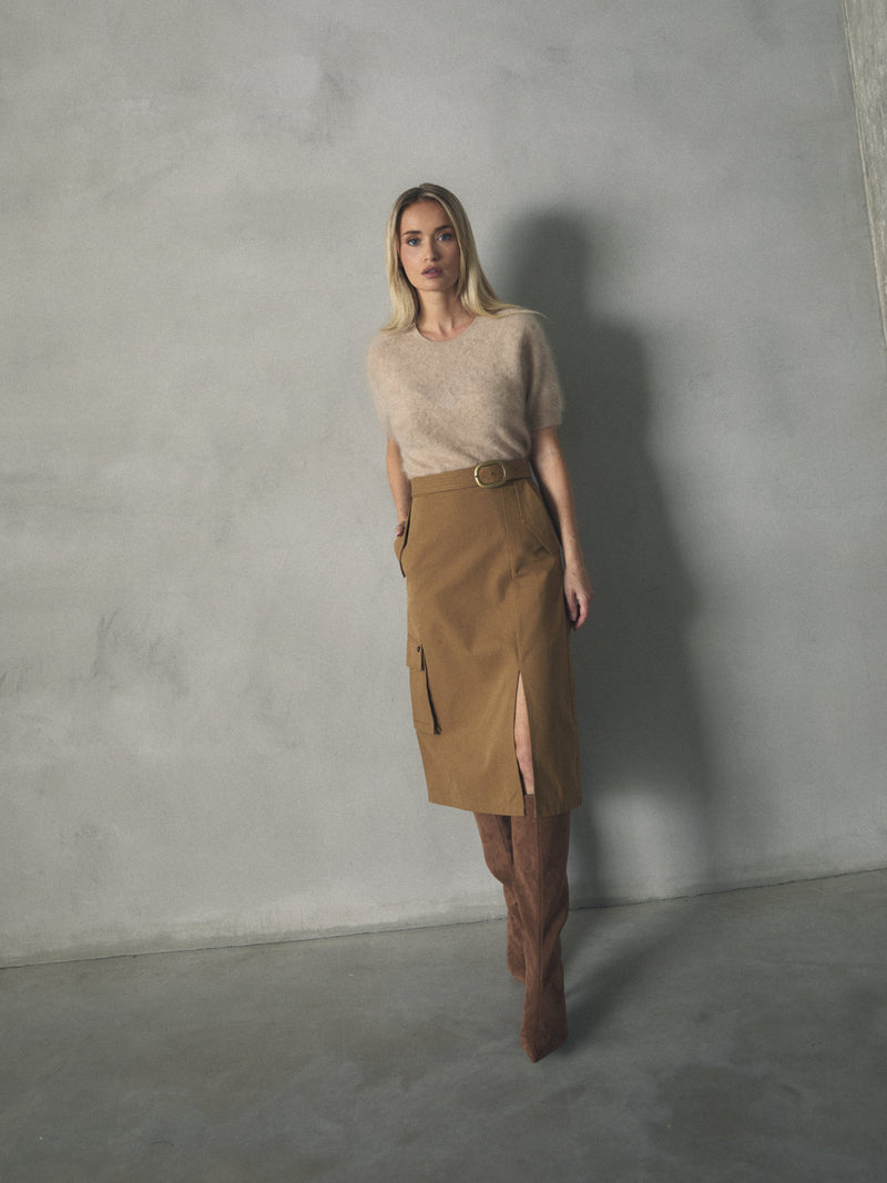 FALDA SATEN LARGA CON HEBILLA Y BOLSILLO