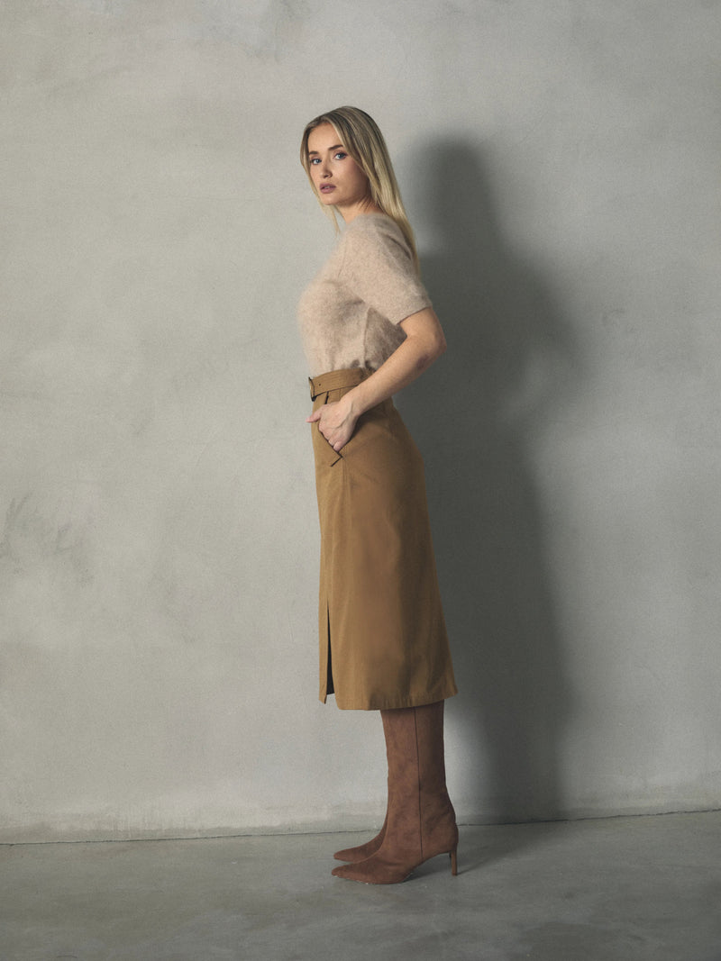 FALDA SATEN LARGA CON HEBILLA Y BOLSILLO