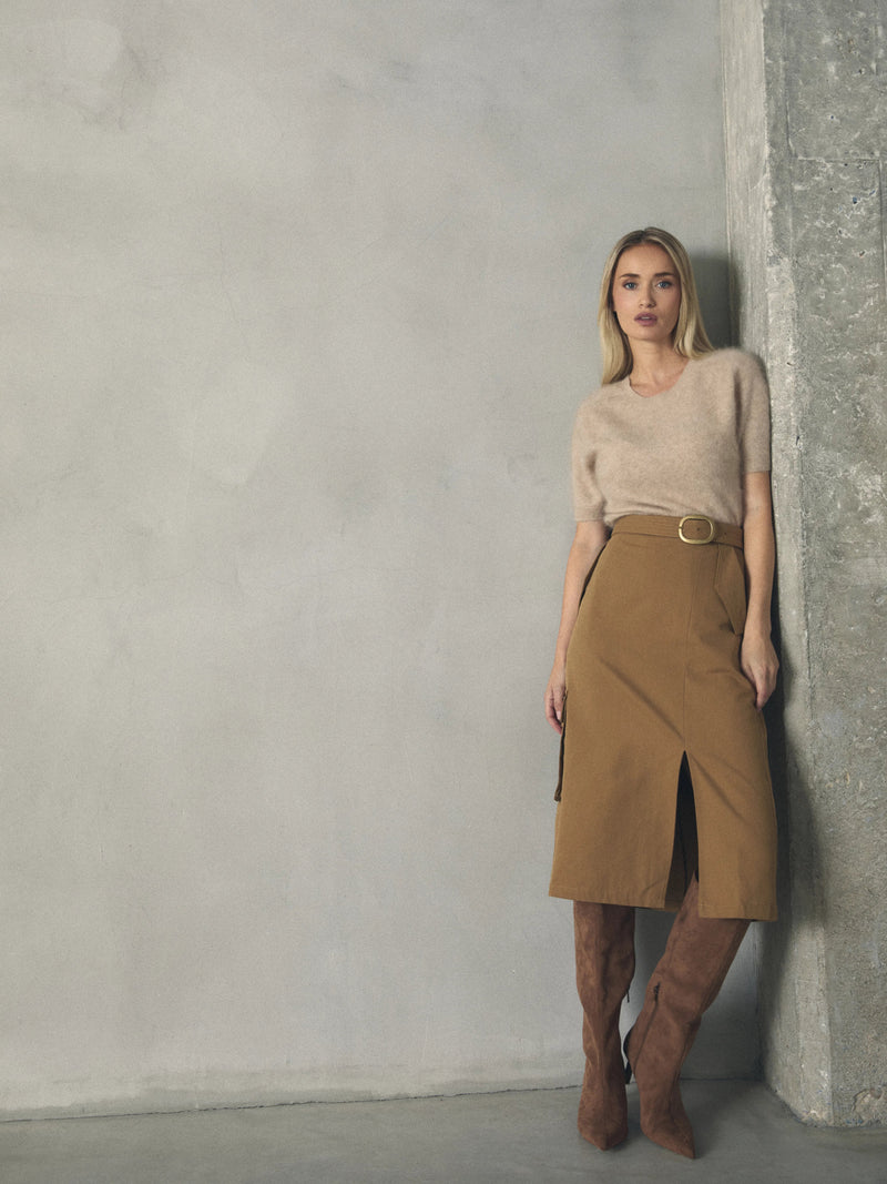 FALDA SATEN LARGA CON HEBILLA Y BOLSILLO