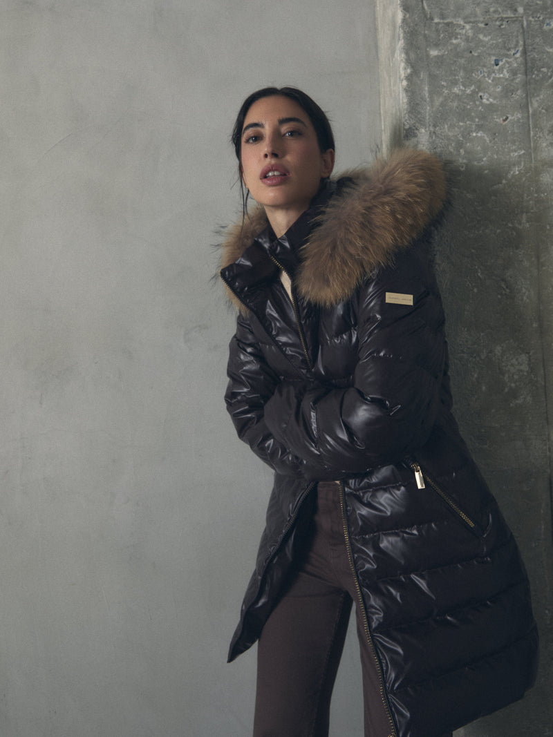 PLUMAS ACOLCHADO CON CAPUCHA PELO