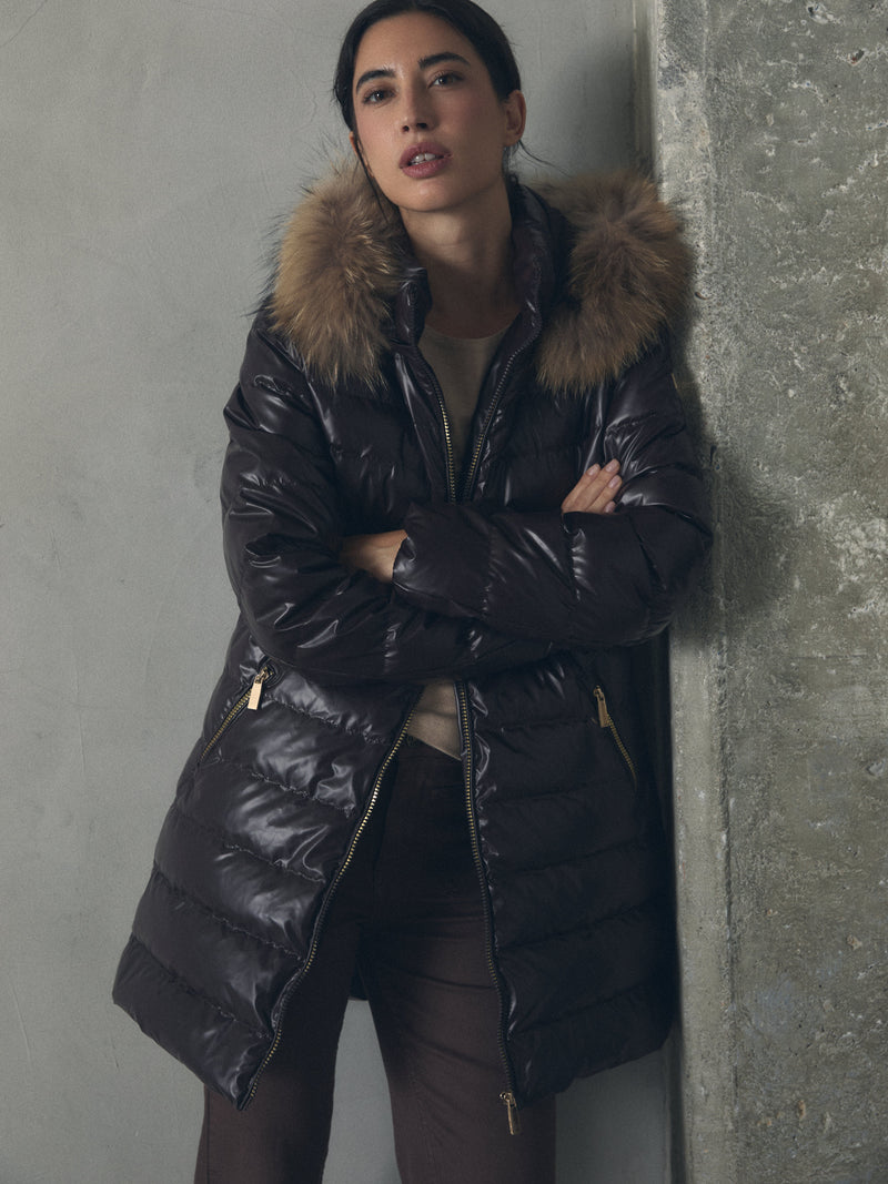 PLUMAS ACOLCHADO CON CAPUCHA PELO