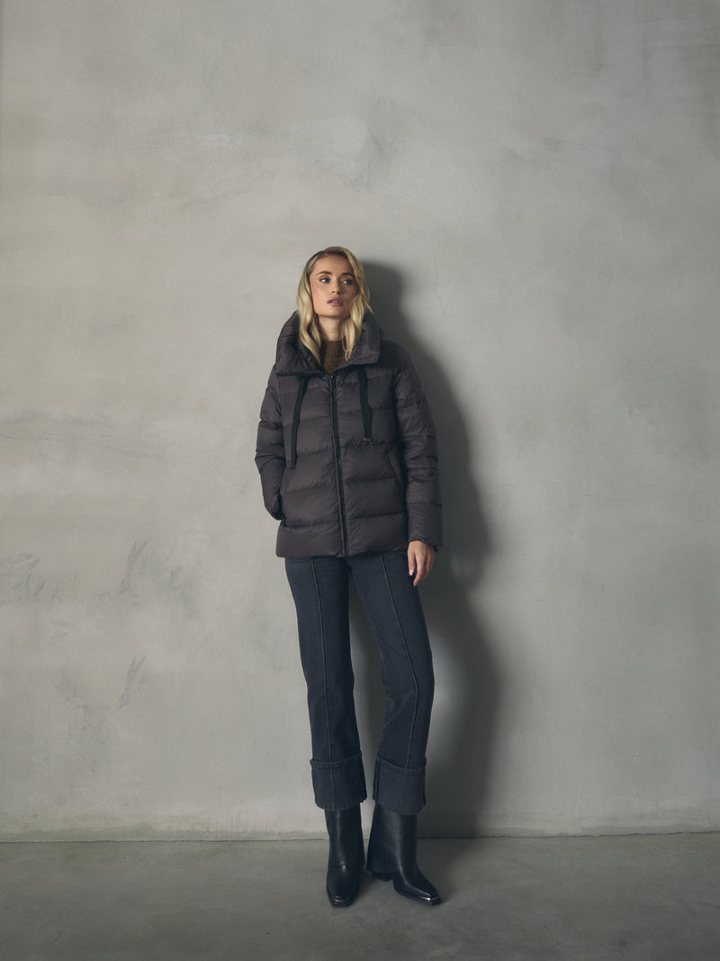 PLUMAS BASICO CON CAPUCHA