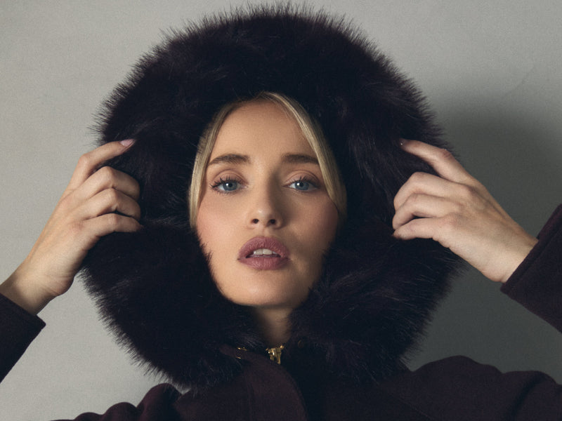 TRENKA CON CAPUCHA DETALLE PELO