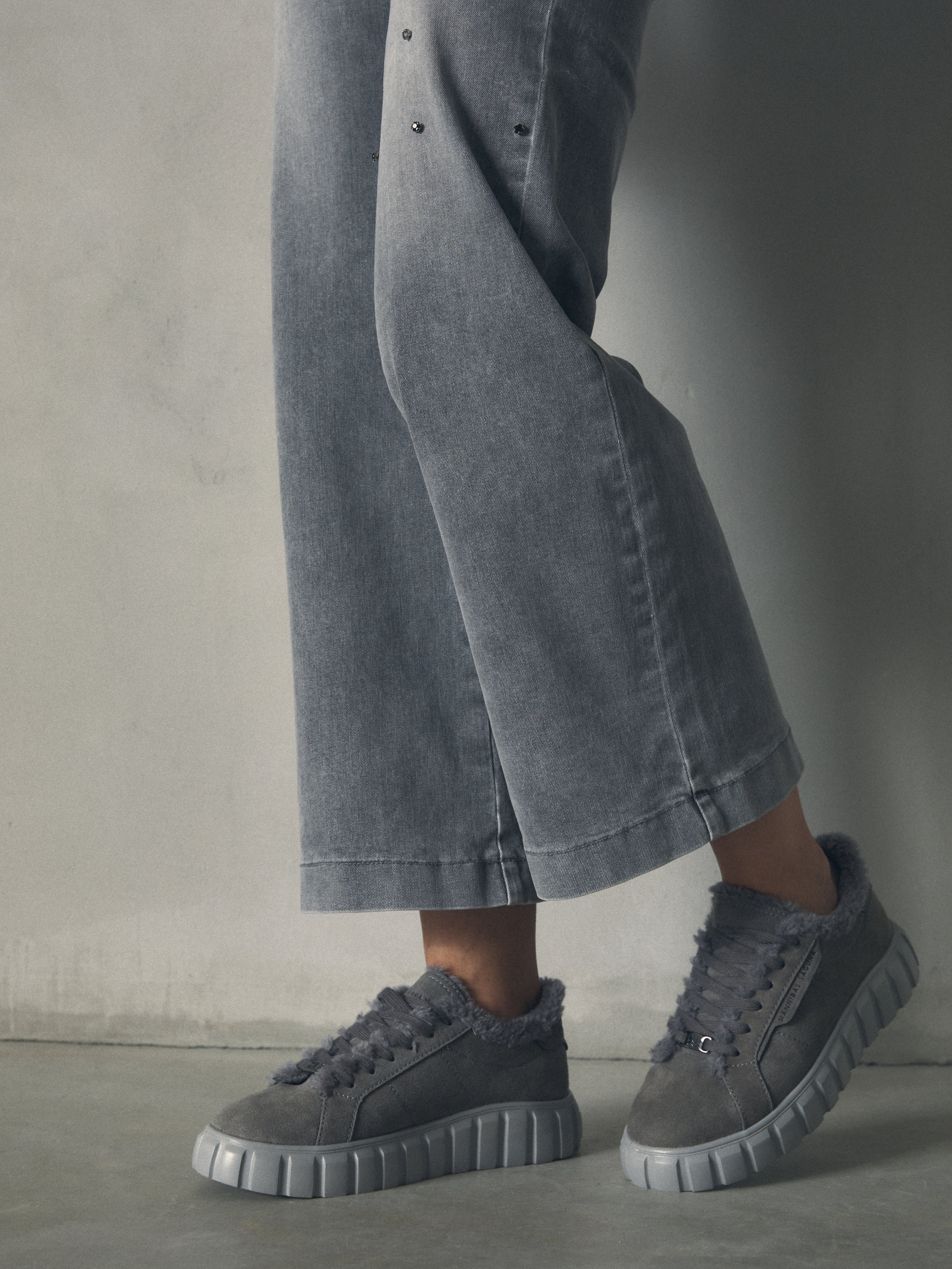 ZAPATILLA ANTE de mujer Hannibal Laguna Collection